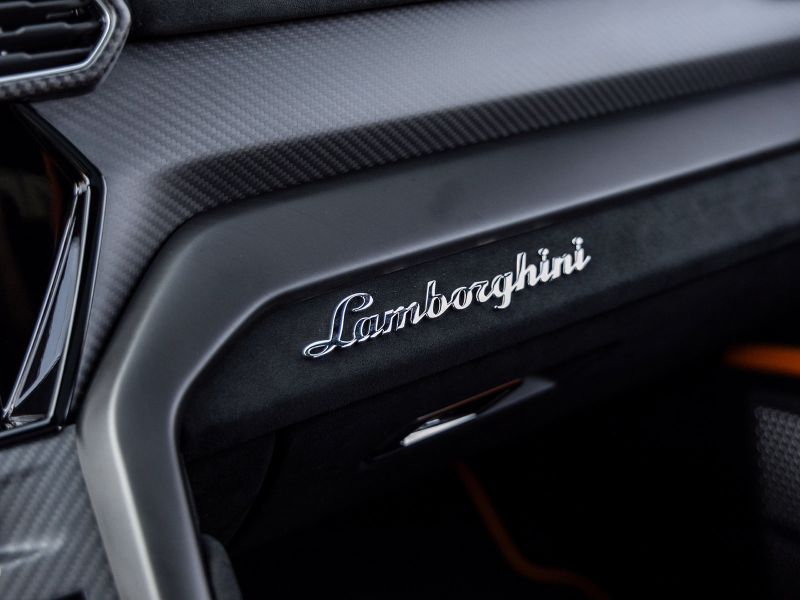 Used 2023 Lamborghini Urus Performante AWD/4WD image 40
