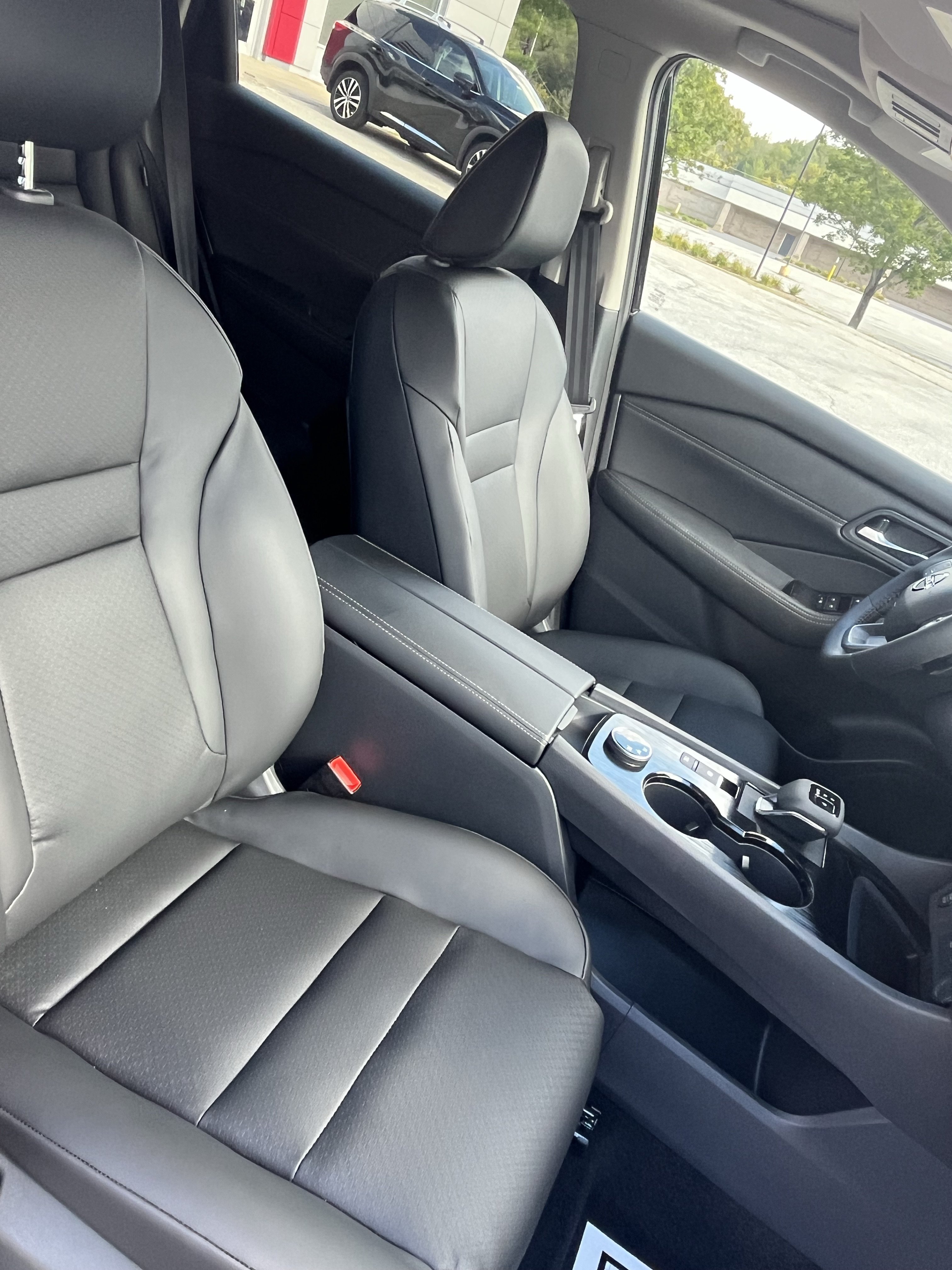 New 2026 Nissan Rogue Dark Armor AWD/4WD image 18