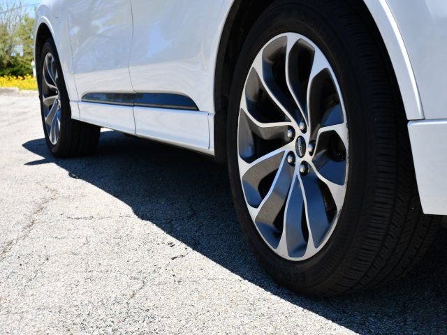 Used 2020 Lincoln Aviator Grand Touring w/ Equipment Group 302A image 9