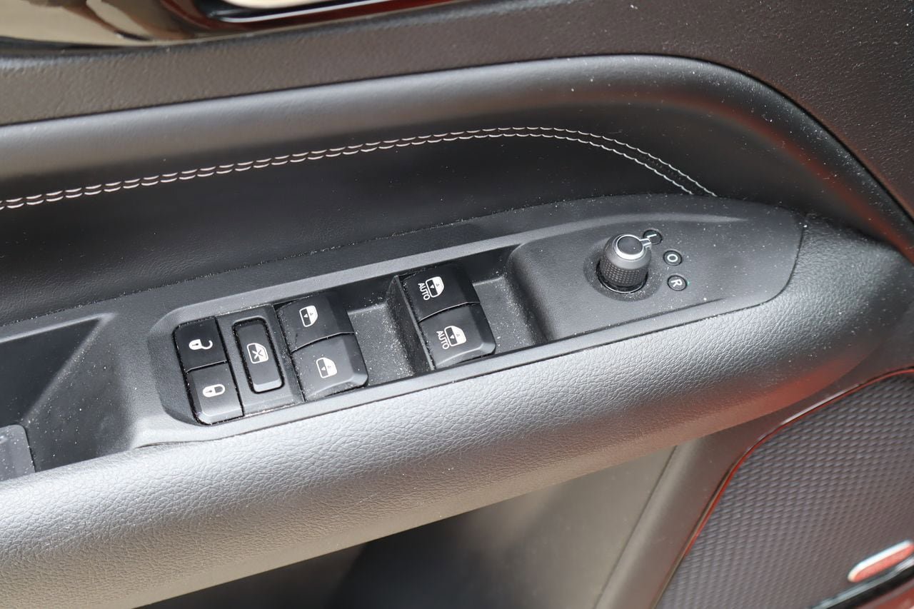 Used 2023 Jeep Compass High Altitude AWD/4WD image 22