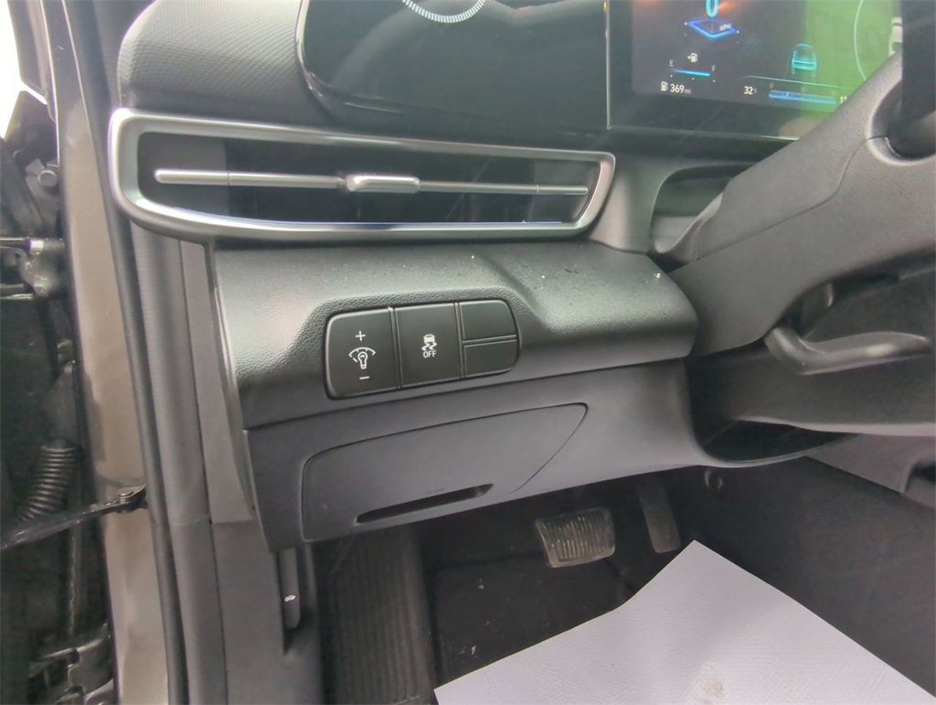 Used 2024 Hyundai Elantra SEL image 19