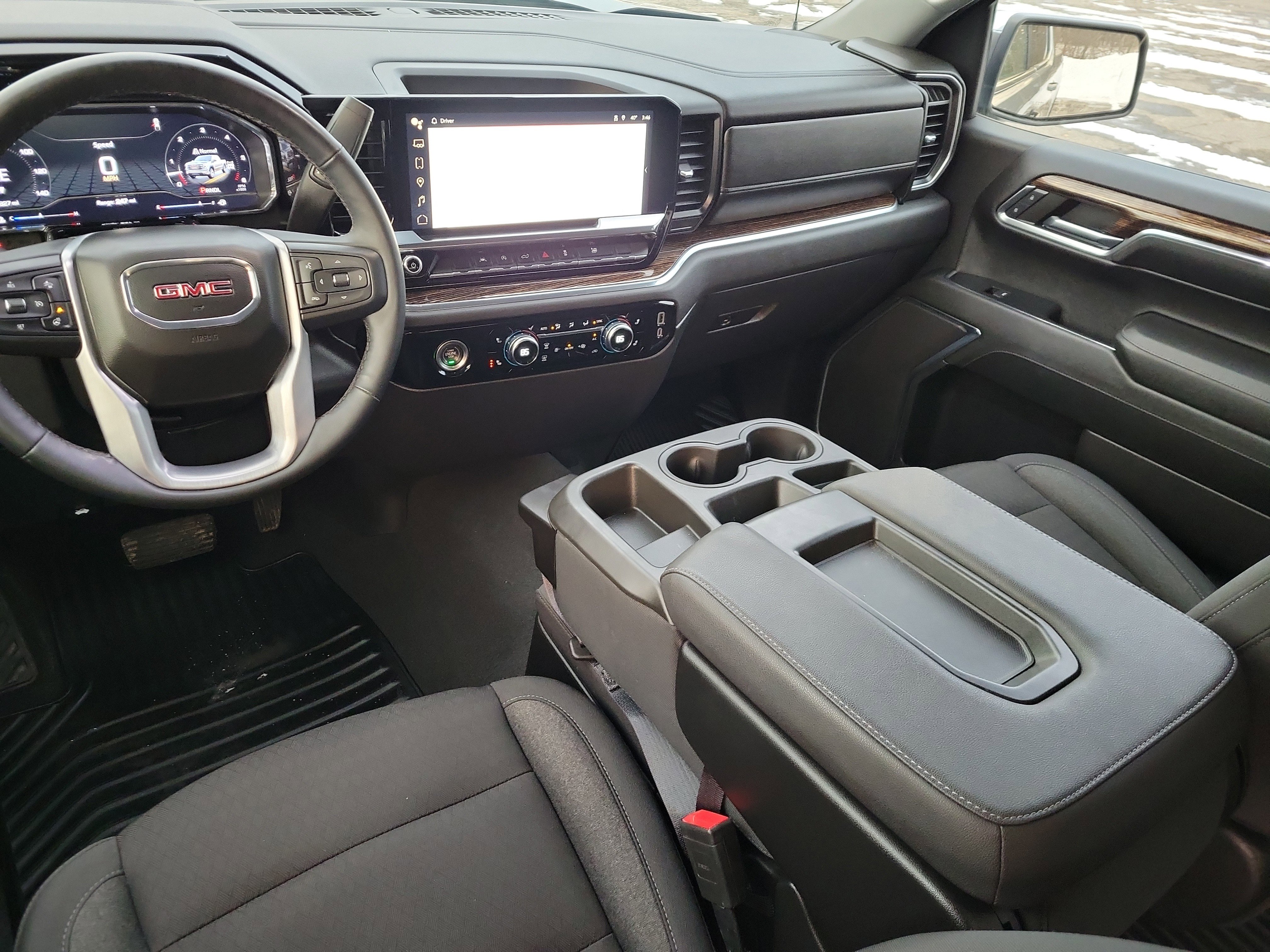 Used 2024 GMC Sierra 1500 SLE image 19