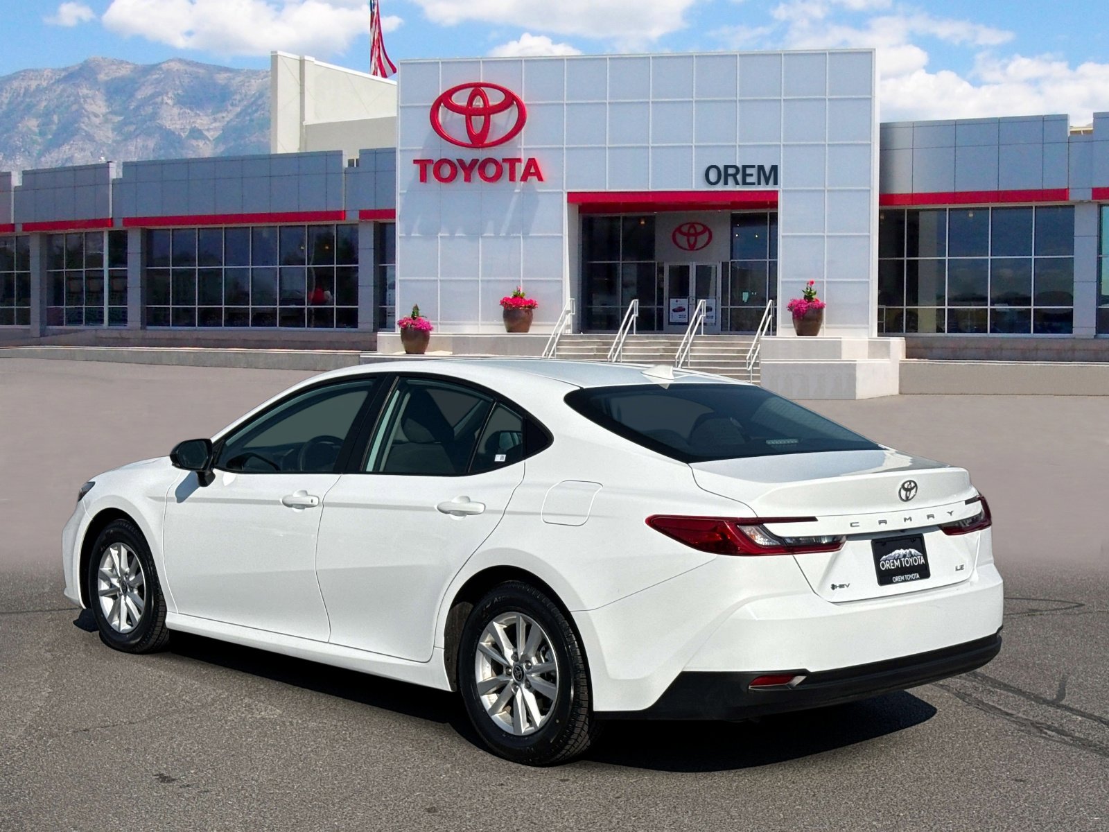 Used 2025 Toyota Camry LE FWD image 5