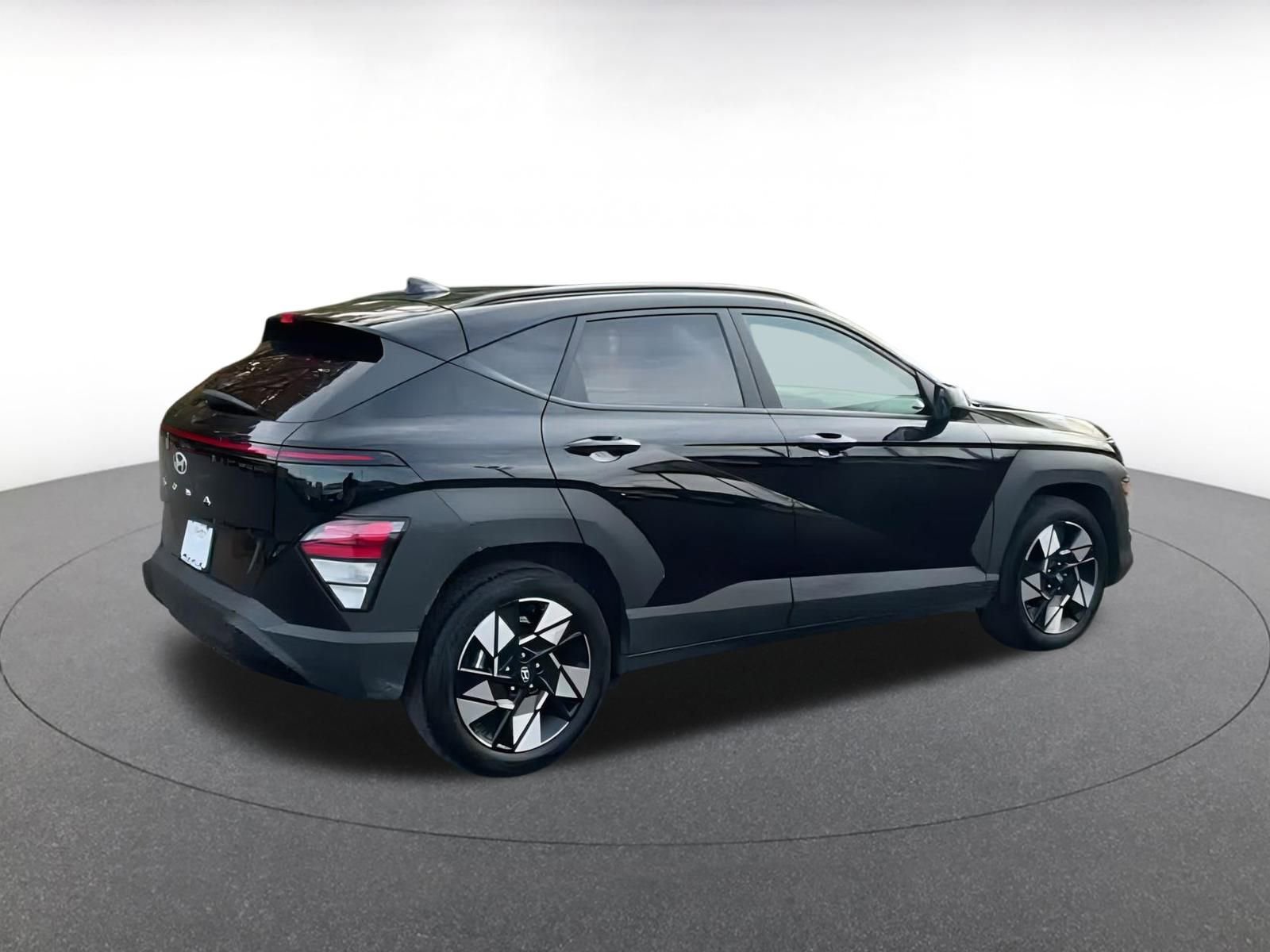 Used 2025 Hyundai Kona SEL image 11