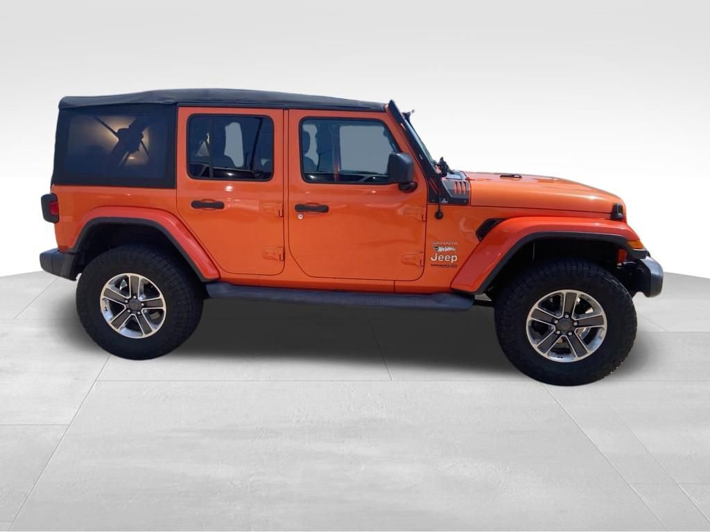 Used 2018 Jeep Wrangler Unlimited Sahara AWD/4WD image 12