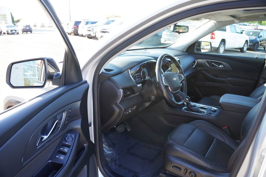Used 2021 Chevrolet Traverse Premier w/ Redline Edition AWD/4WD image 14