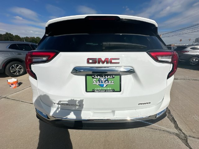 Used 2024 GMC Terrain SLT AWD/4WD image 42