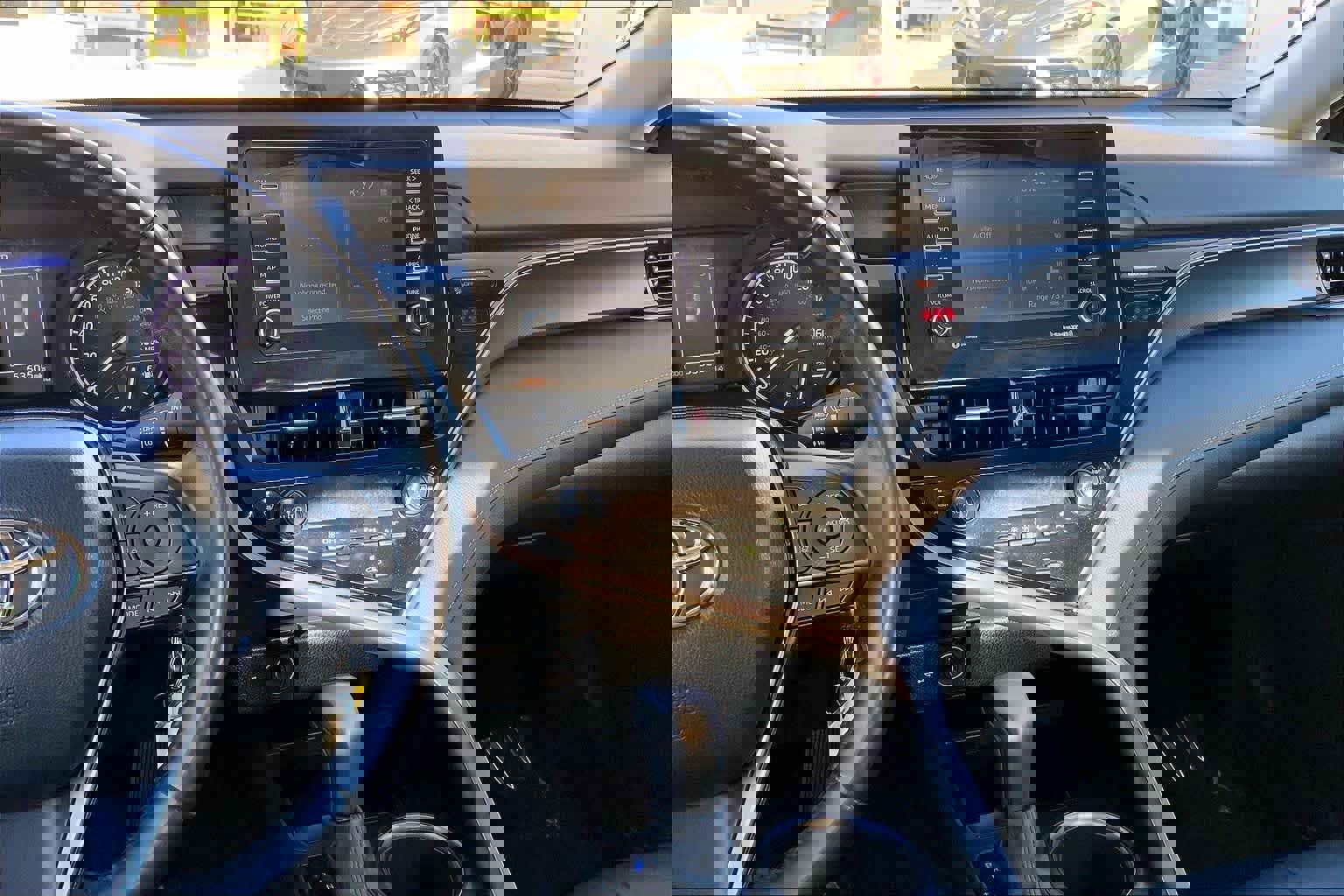 Used 2023 Toyota Camry SE image 7