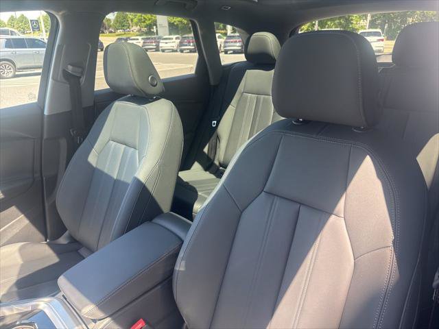 Used 2025 Audi Q5 Premium w/ Convenience Package AWD/4WD image 17