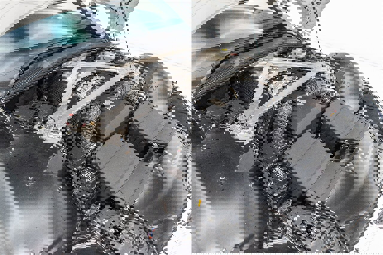 Used 2023 Aston Martin V8 Vantage Coupe image 44