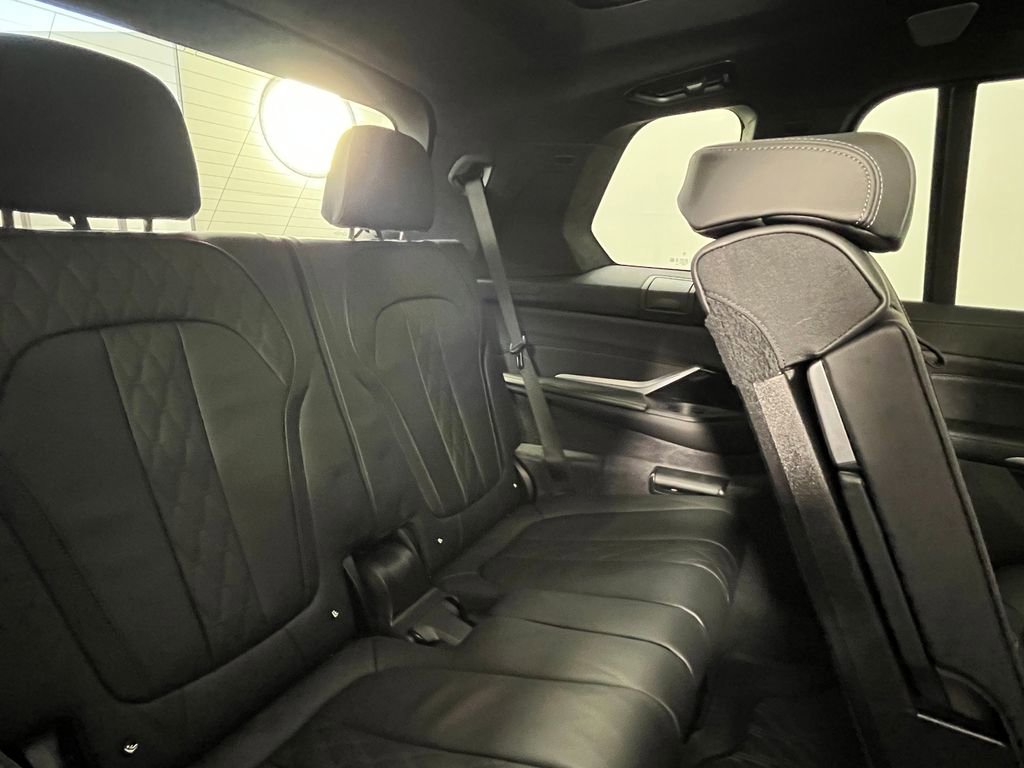 Certified 2025 BMW X7 M60i AWD/4WD image 19
