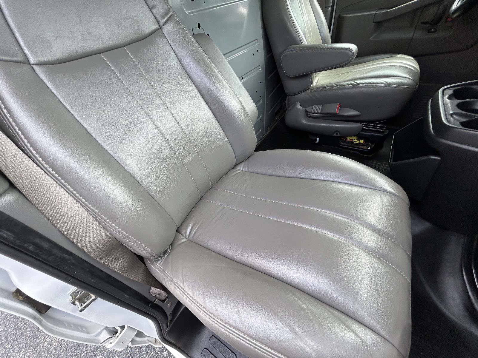 Used 2022 Chevrolet Express 2500 w/ Driver Convenience Package image 15