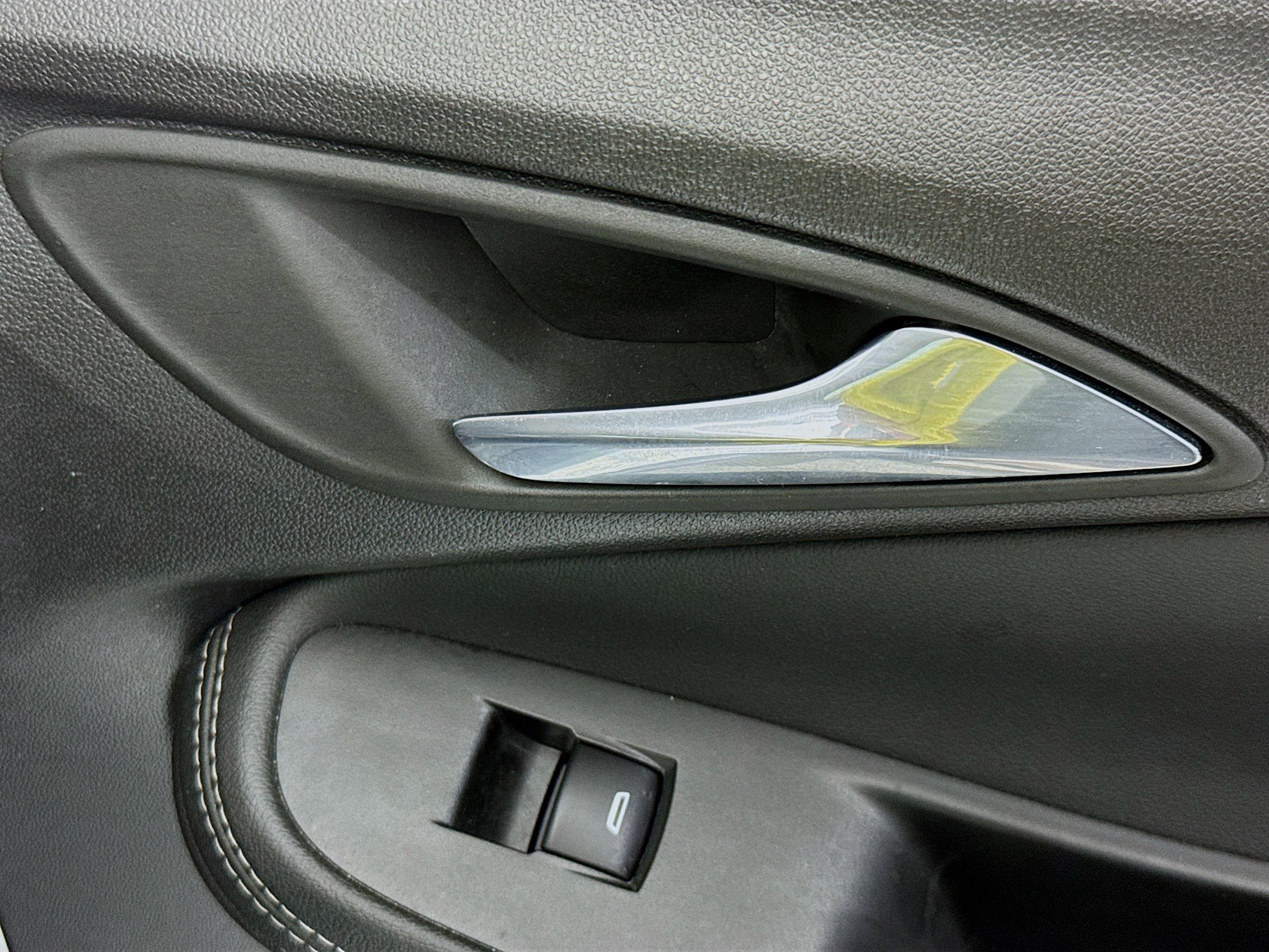 Used 2022 Buick Encore GX Essence FWD image 30