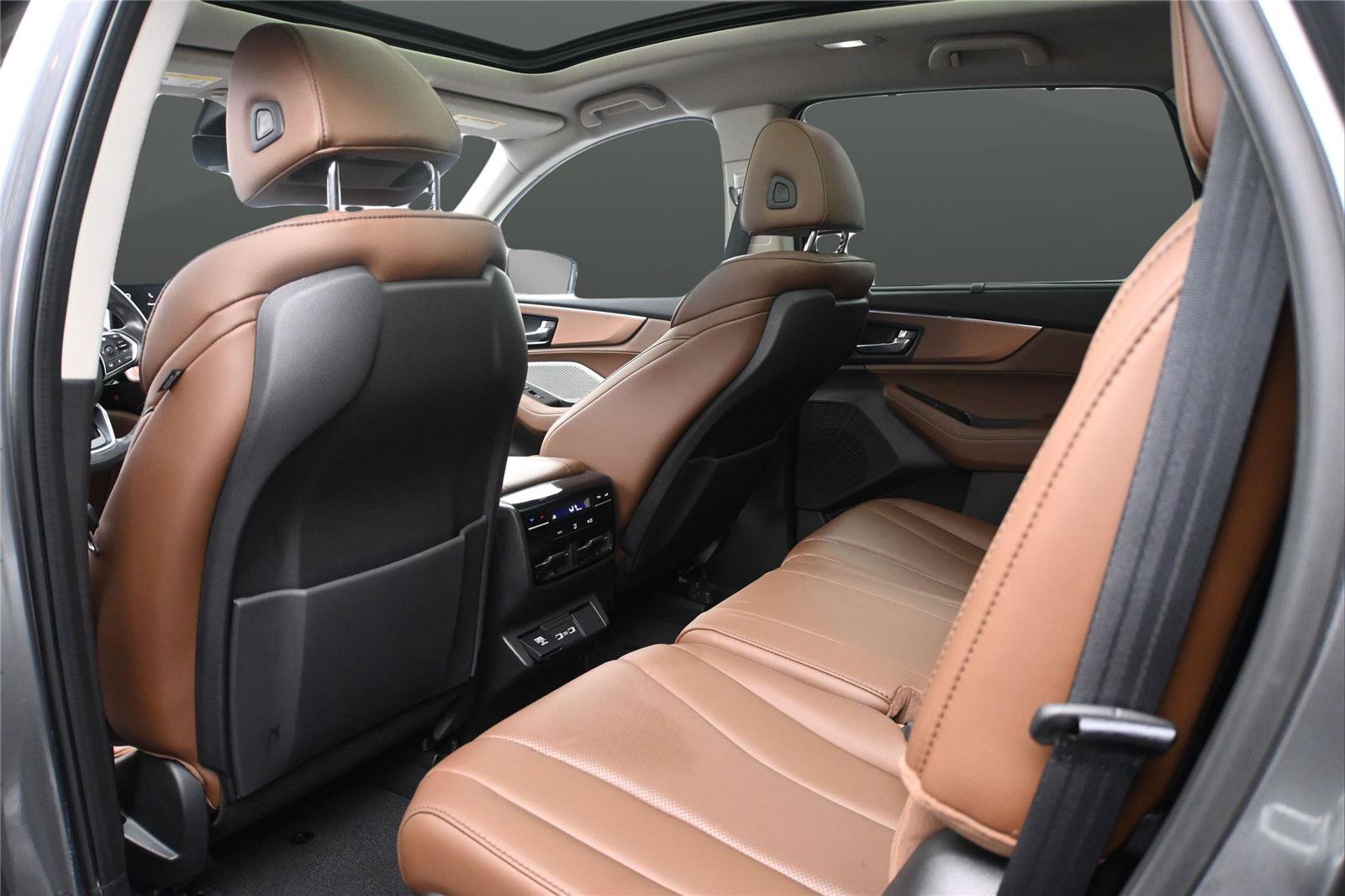 Certified 2024 Acura MDX SH-AWD w/ Technology Package image 10