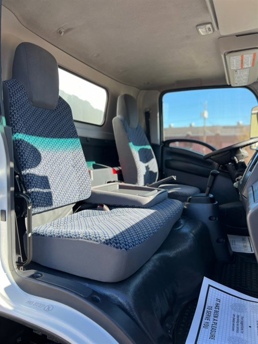 Used 2024 Isuzu NPR image 16