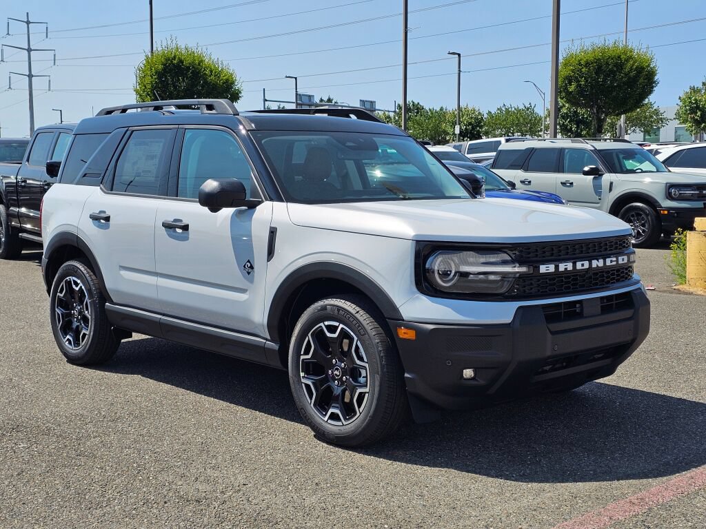 New 2026 Ford Bronco Sport Outer Banks w/ Outer Banks Tech Package+ AWD/4WD image 3