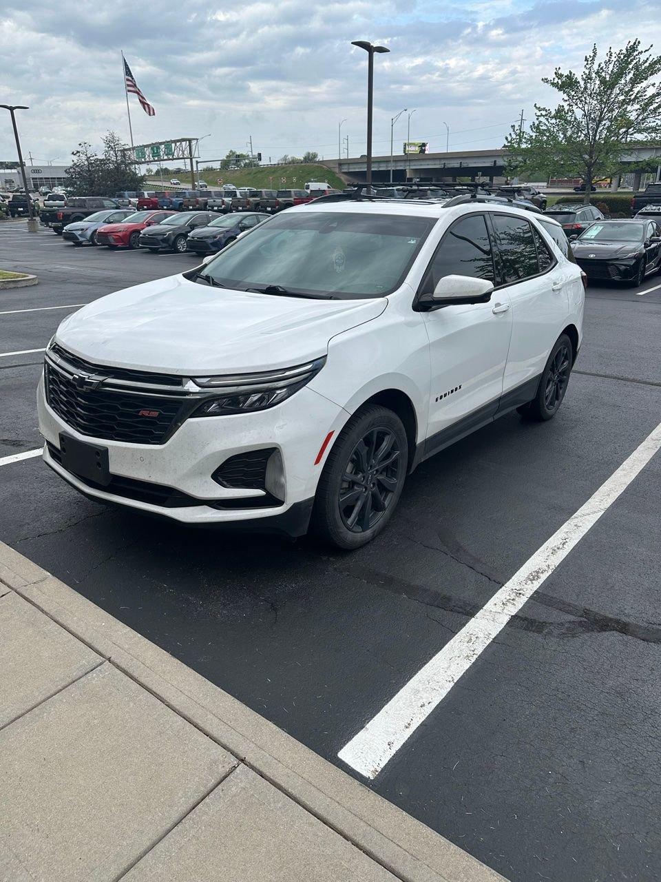 Used 2022 Chevrolet Equinox RS w/ RS Leather Package image 2