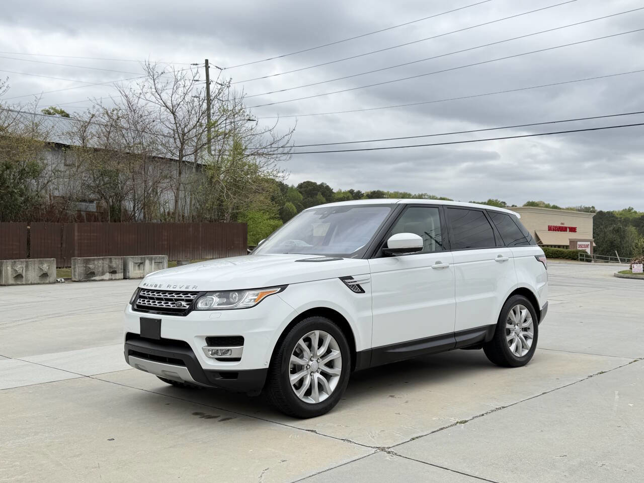 Used 2017 Land Rover Range Rover Sport HSE AWD/4WD image 1