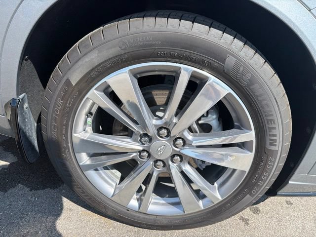Used 2023 Cadillac XT6 Premium Luxury w/ Technology Package FWD image 4
