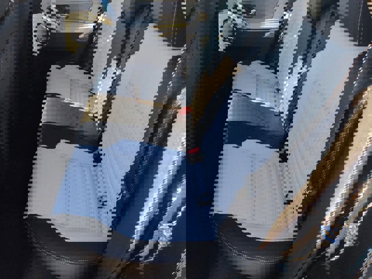 New 2026 Land Rover Discovery Sport Landmark image 18