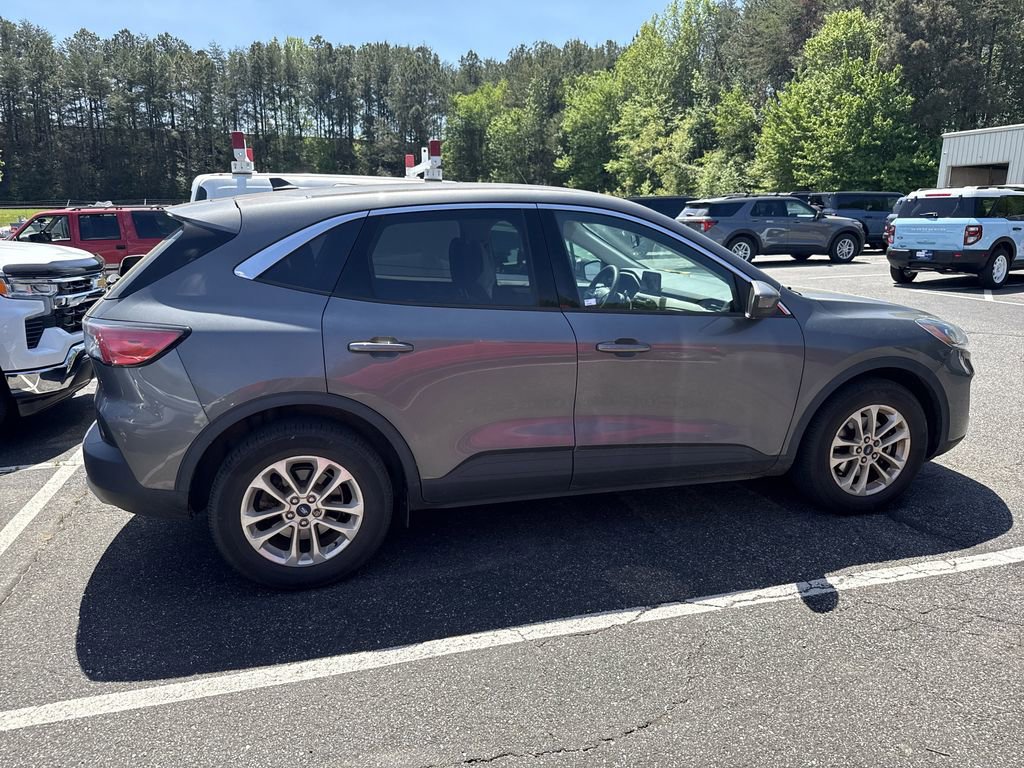 Used 2021 Ford Escape SE image 14