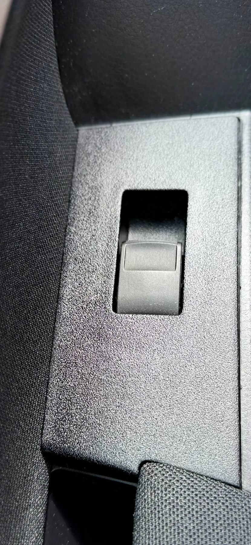 Used 2015 Toyota Corolla LE FWD image 26