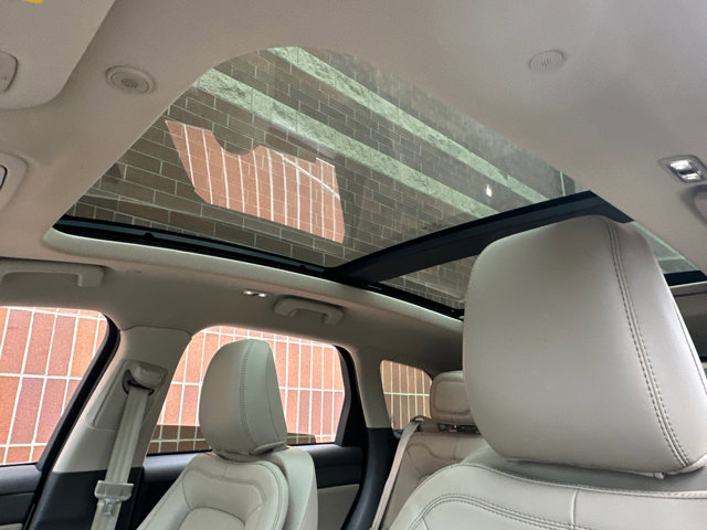 Used 2023 Lincoln Corsair Reserve w/ Equipment Group 201A image 25