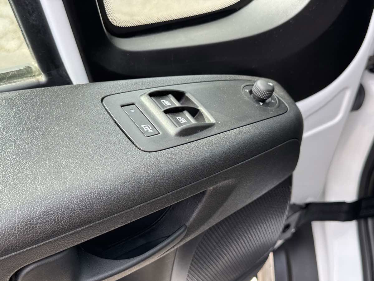 Used 2023 RAM ProMaster 2500 FWD image 30