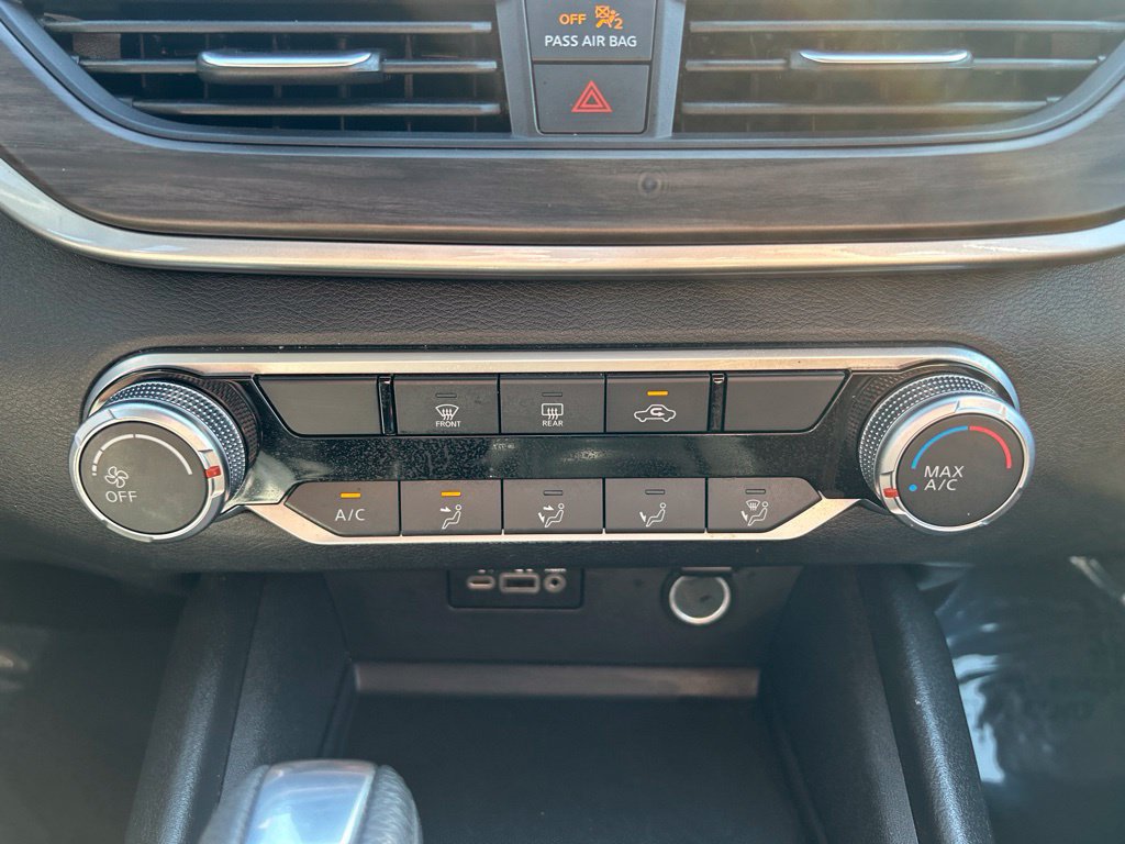 Used 2025 Nissan Altima 2.5 SV FWD image 30