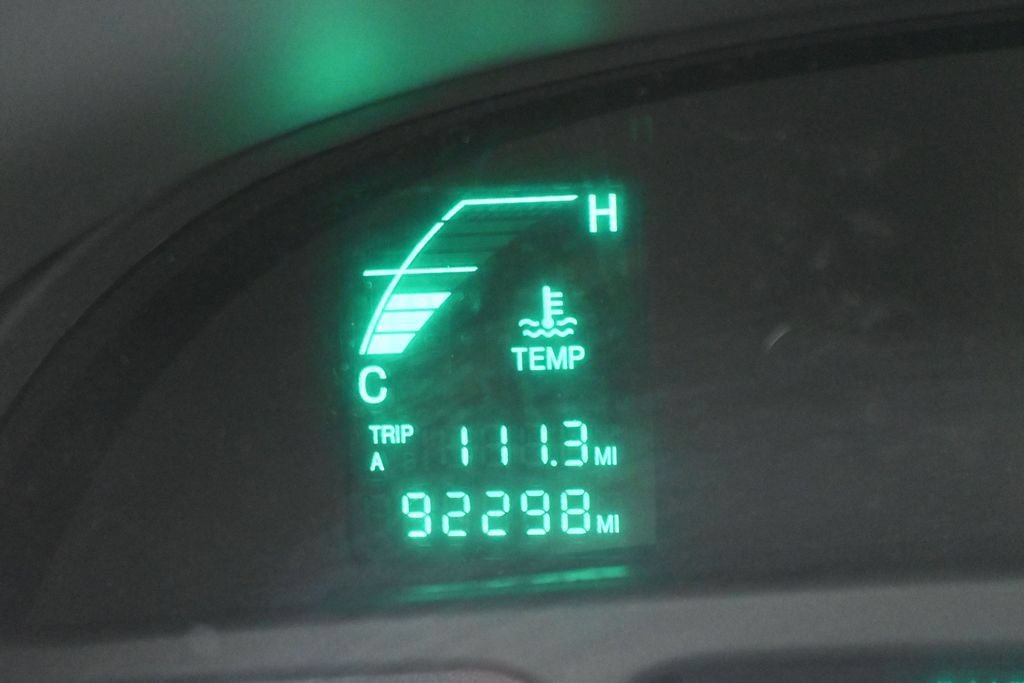 Used 2002 Cadillac De Ville w/ Comfort/Convenience Pkg FWD image 15