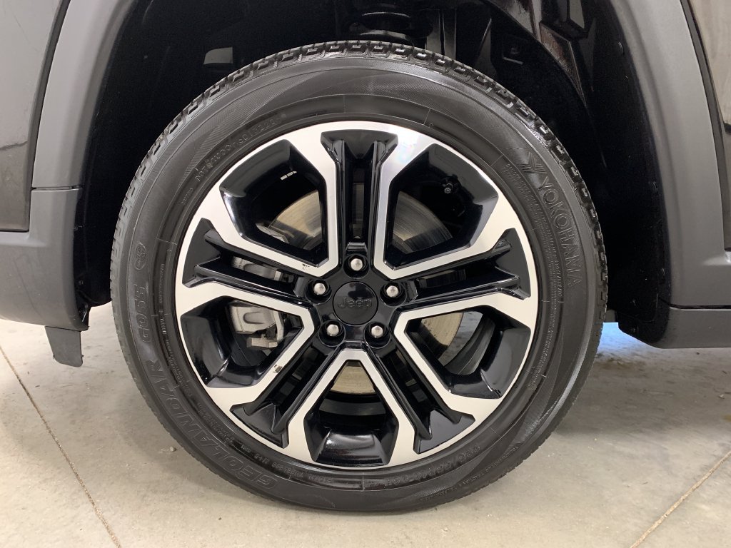 Used 2023 Jeep Compass Limited AWD/4WD image 2
