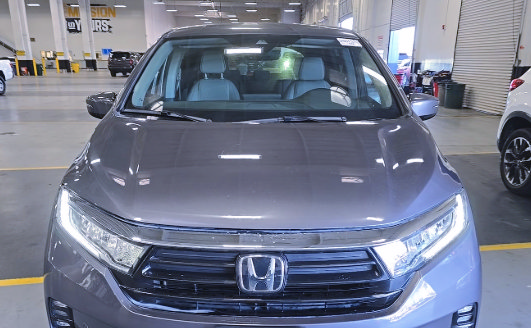 Used 2024 Honda Odyssey Elite image 2