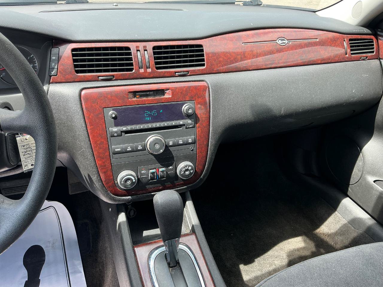 Used 2009 Chevrolet Impala LT FWD image 16