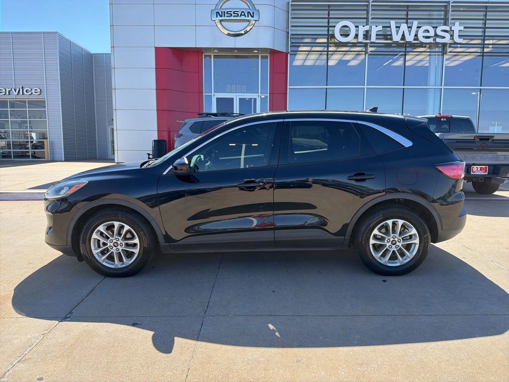 Used 2020 Ford Escape SE FWD image 2