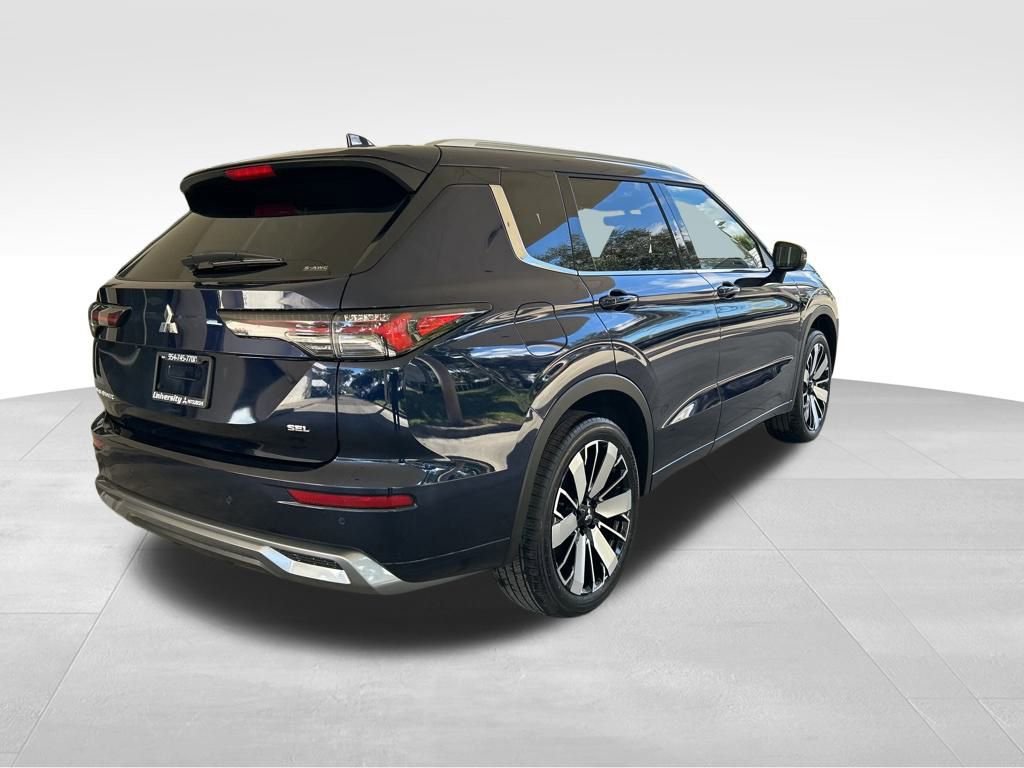 New 2025 Mitsubishi Outlander SEL image 3
