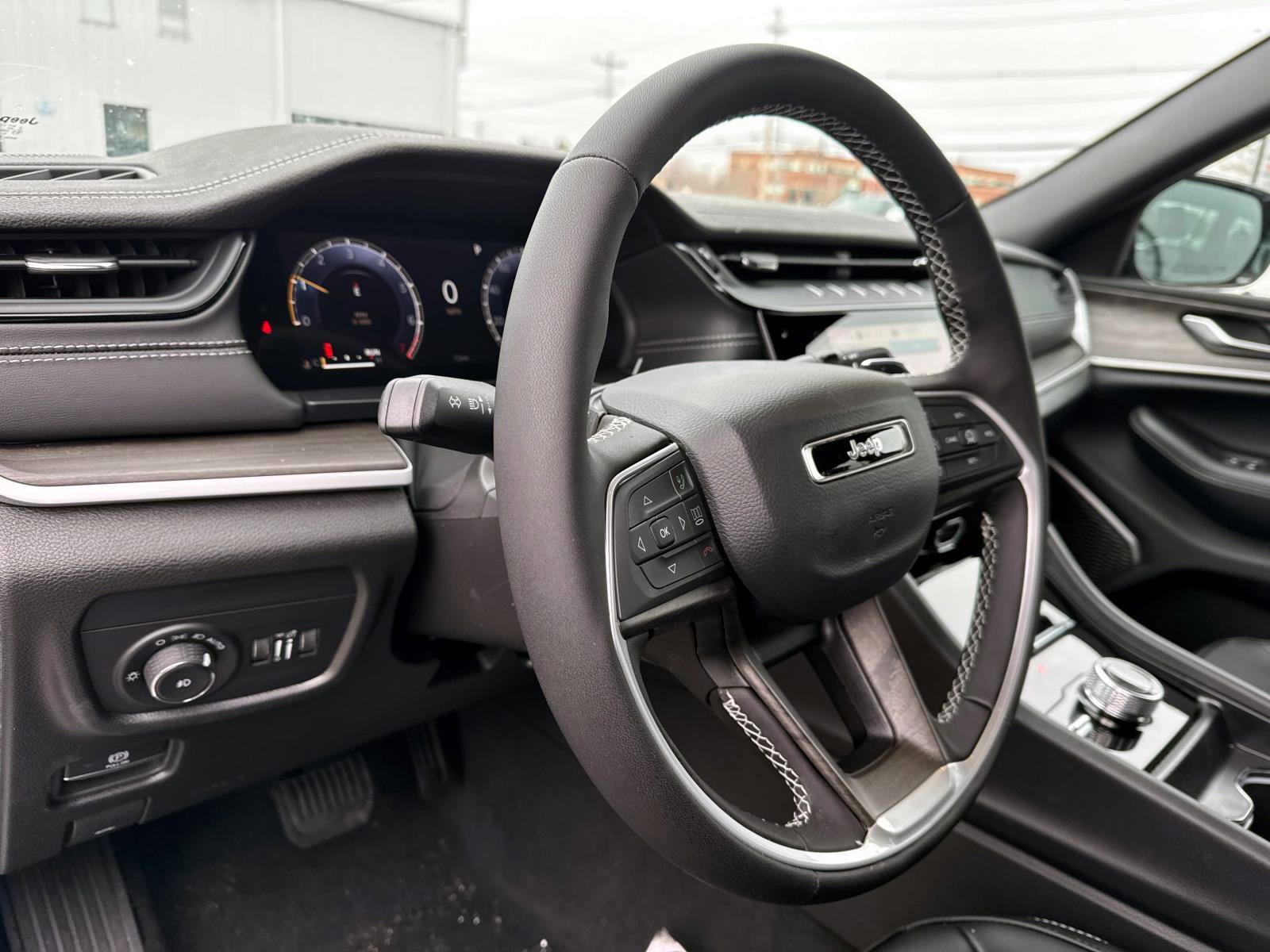 New 2026 Jeep Grand Cherokee Limited image 9