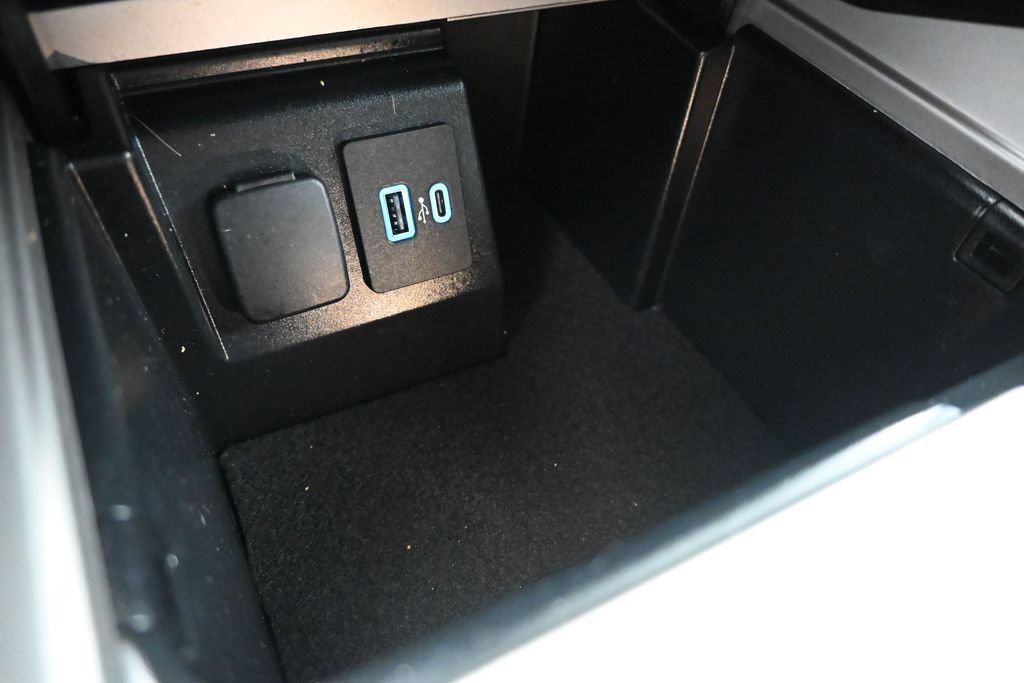 Used 2023 Ford Explorer XLT RWD image 18
