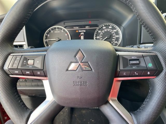 Used 2023 Mitsubishi Outlander SE Black Edition image 8