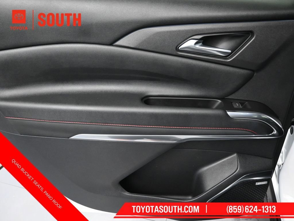 Used 2024 Chevrolet Traverse RS AWD/4WD image 22