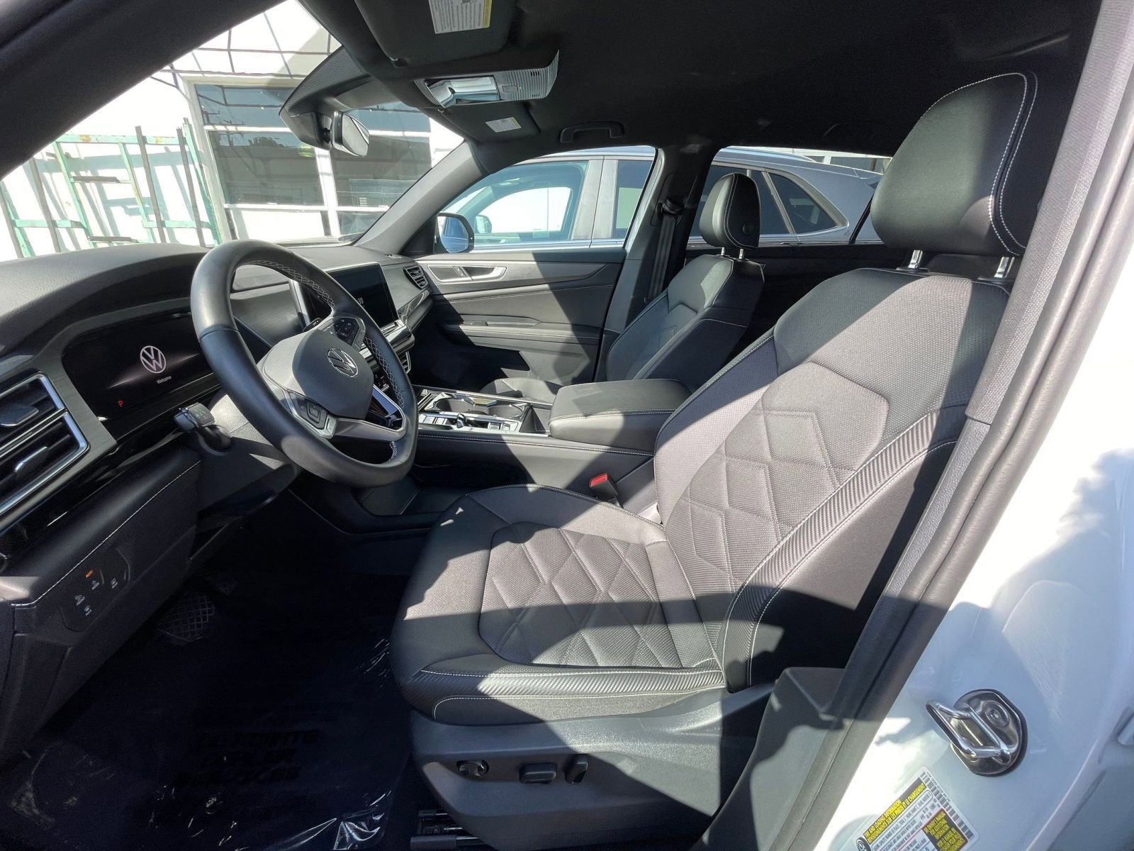 Used 2025 Volkswagen Atlas Cross Sport SE image 27