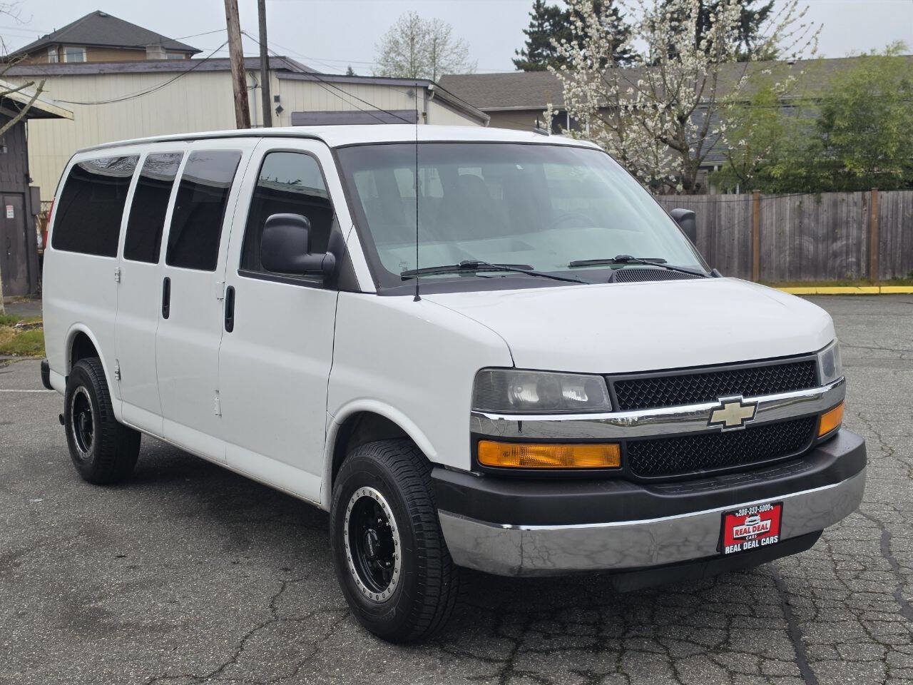 Used 2013 Chevrolet Express 2500 LT w/ LT Preferred Equipment Group RWD image 12