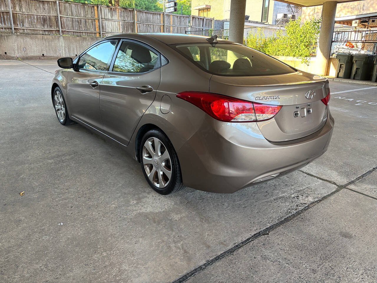 Used 2012 Hyundai Elantra Limited FWD image 7