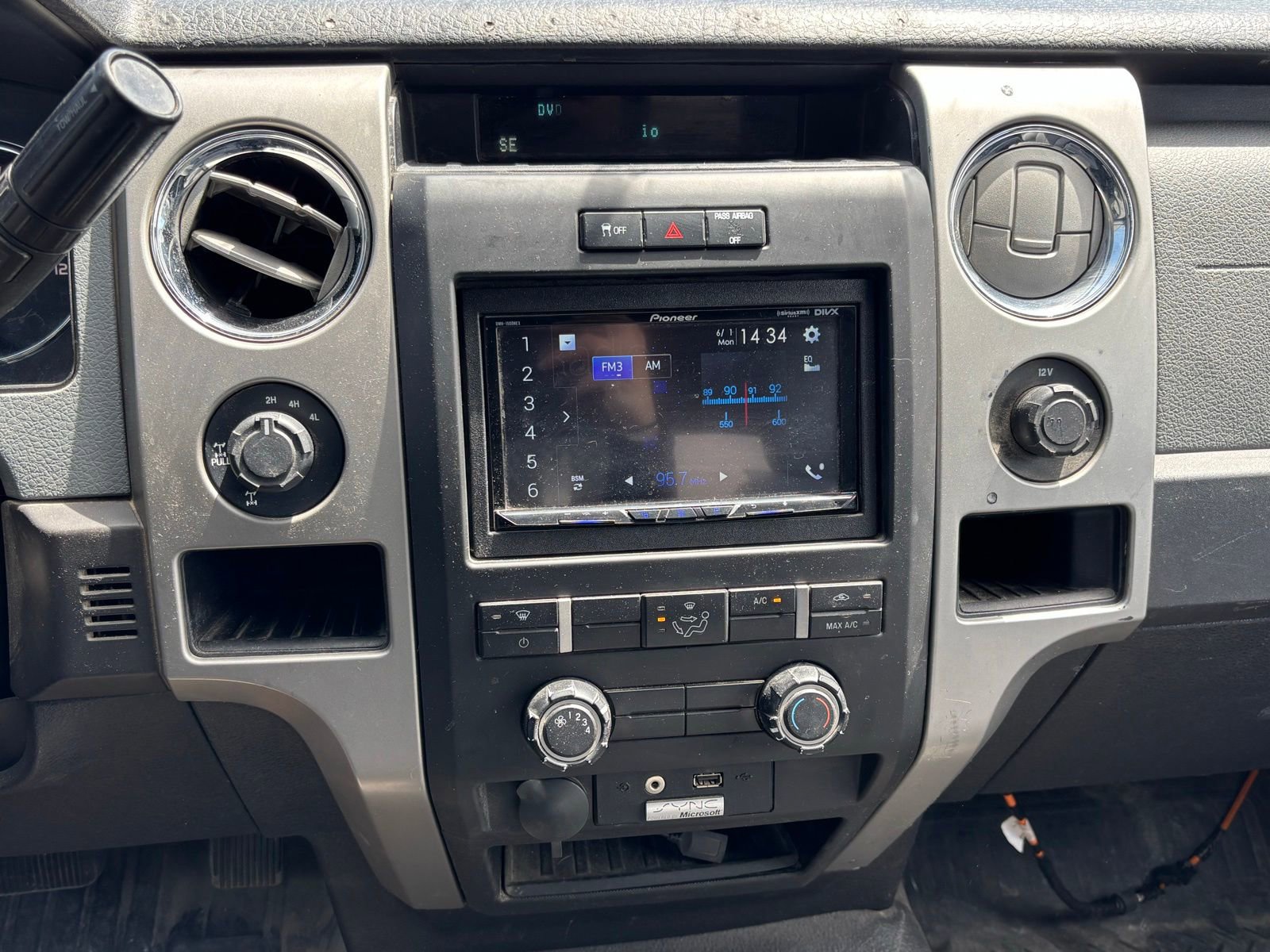 Used 2013 Ford F150 XLT w/ Trailer Tow Pkg AWD/4WD image 17