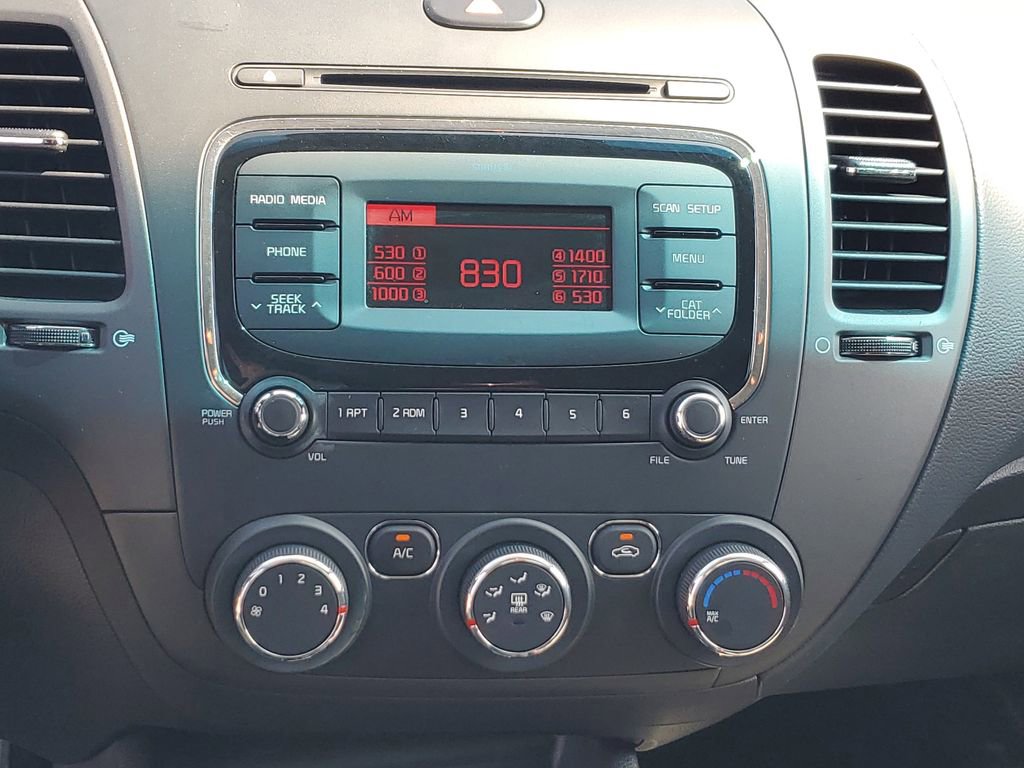 Used 2017 Kia Forte LX image 26