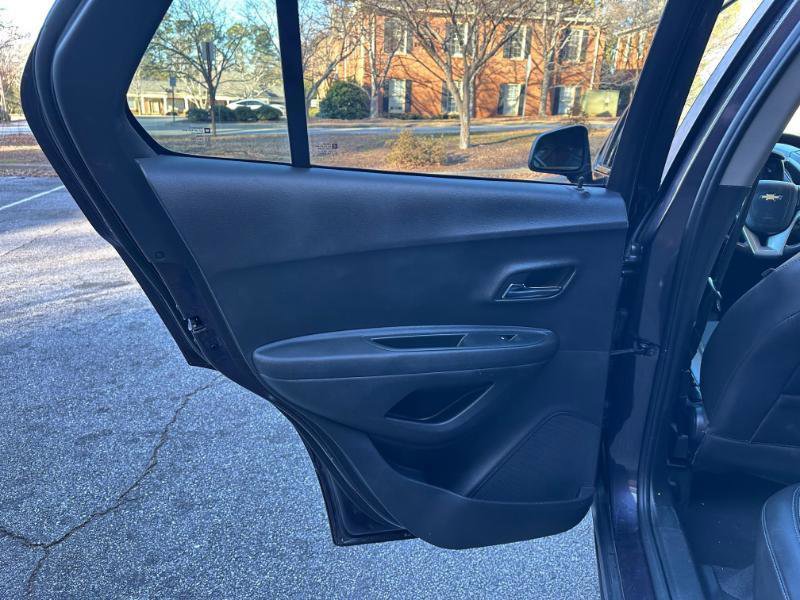 Used 2016 Chevrolet Trax LT w/ LT Convenience Package image 16