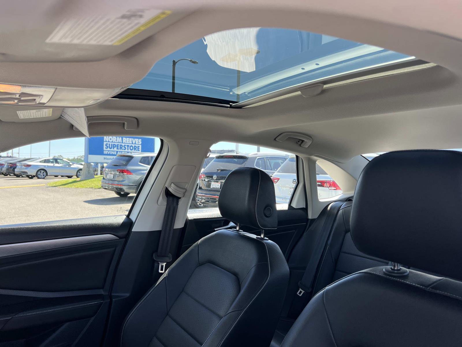 Used 2024 Volkswagen Jetta SE w/ Panoramic Sunroof Package image 19