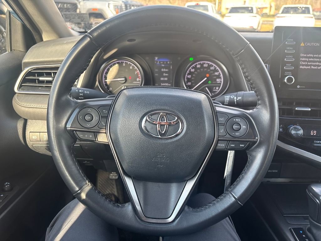 Used 2024 Toyota Camry SE image 11