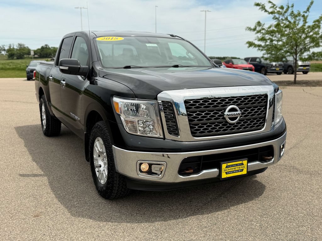 Used 2018 Nissan Titan SV AWD/4WD image 3