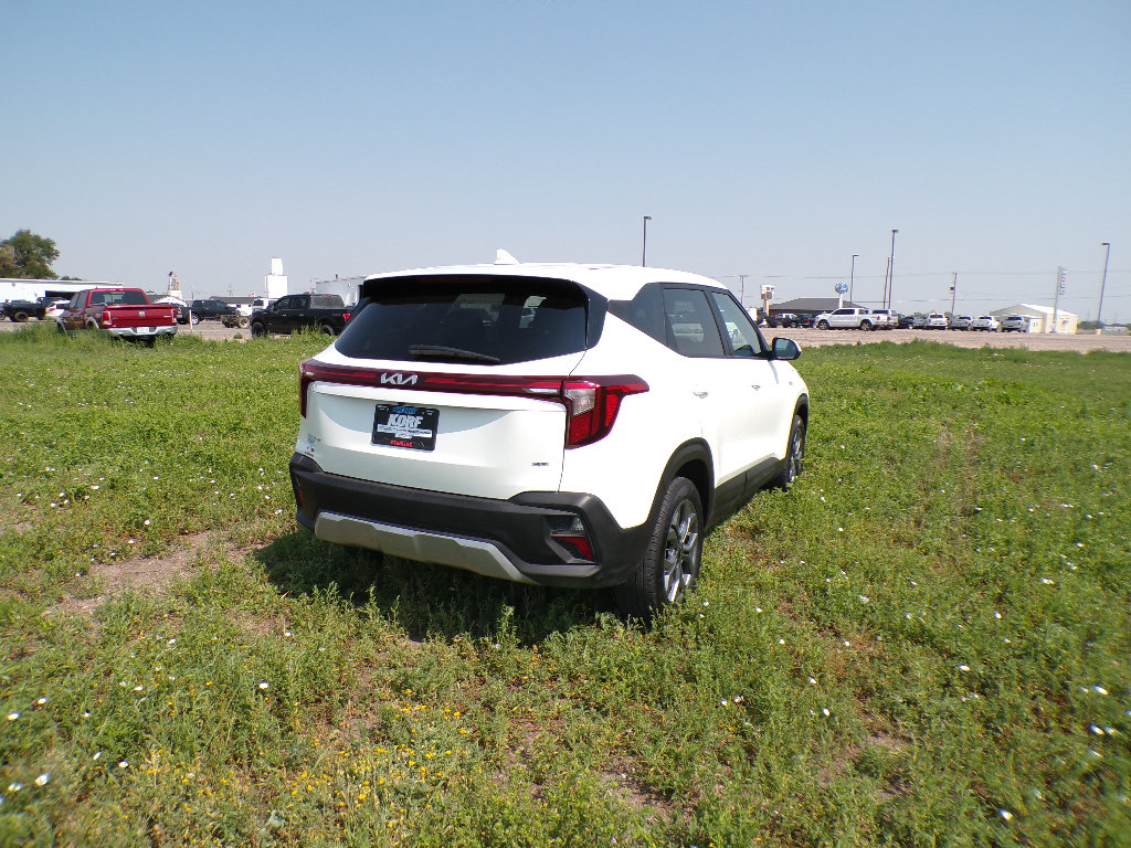 Used 2026 Kia Seltos LX AWD/4WD image 14