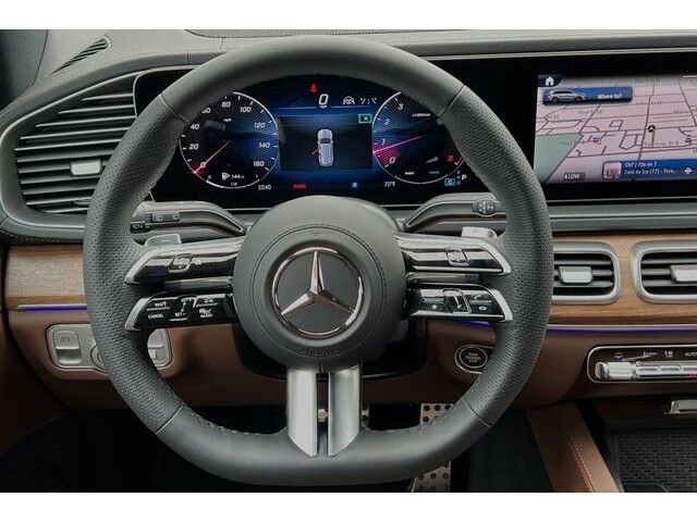 Used 2024 Mercedes-Benz GLS 450 4MATIC image 10